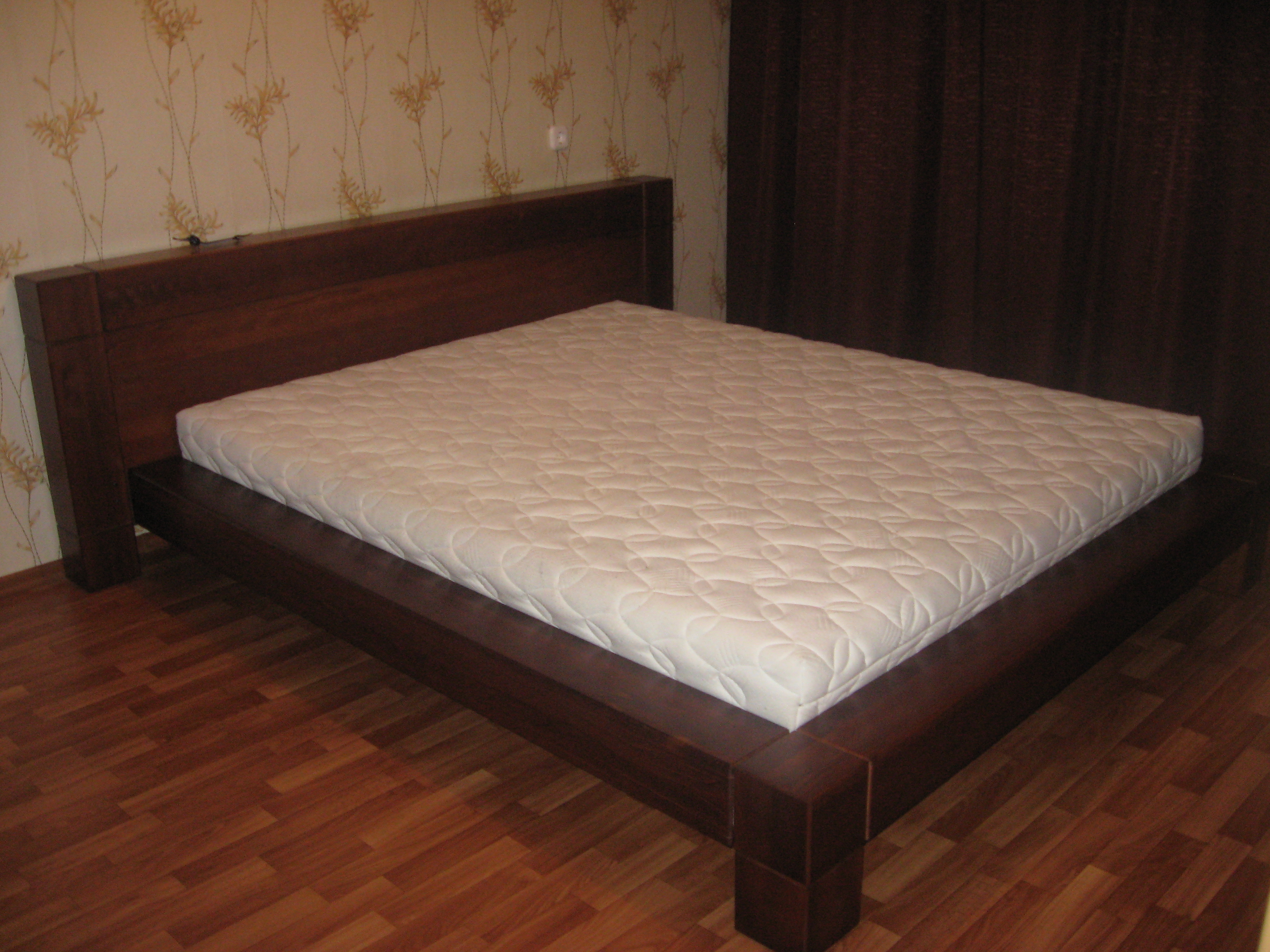 Кровать из бруса сечением 150 мм